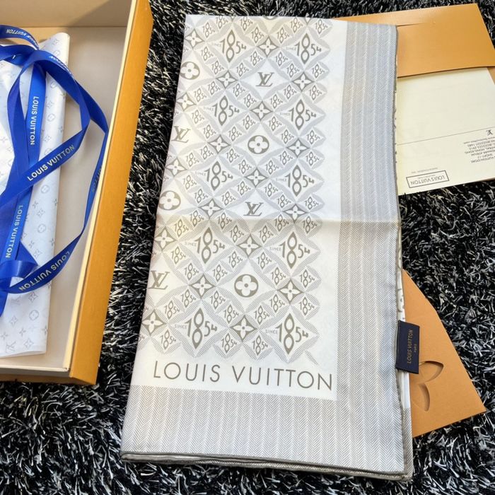 Louis Vuitton Scarf LVS00104